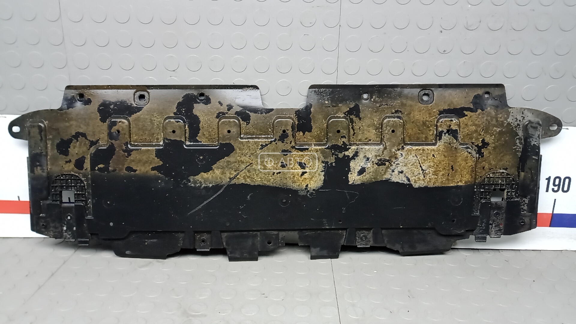 Защита двигателя нижняя (поддона)