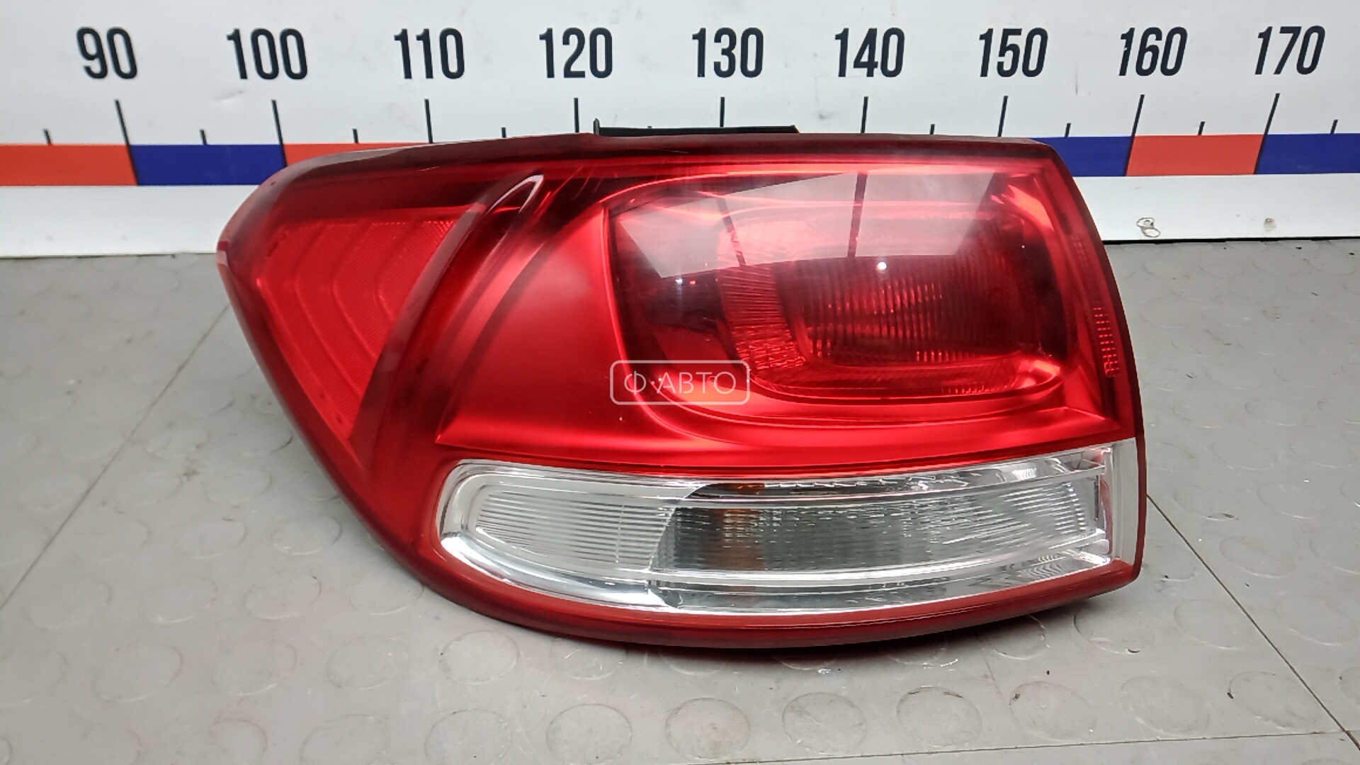 Фонарь задний левый