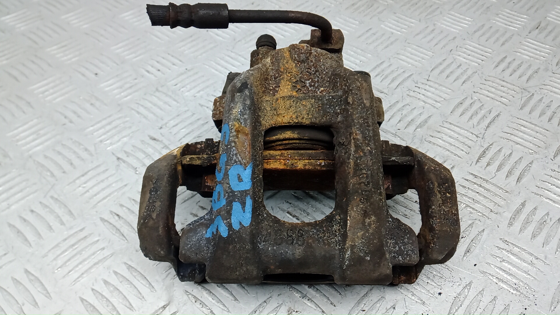 Суппорт тормозной задний правый JEEP GRAND CHEROKEE WK2