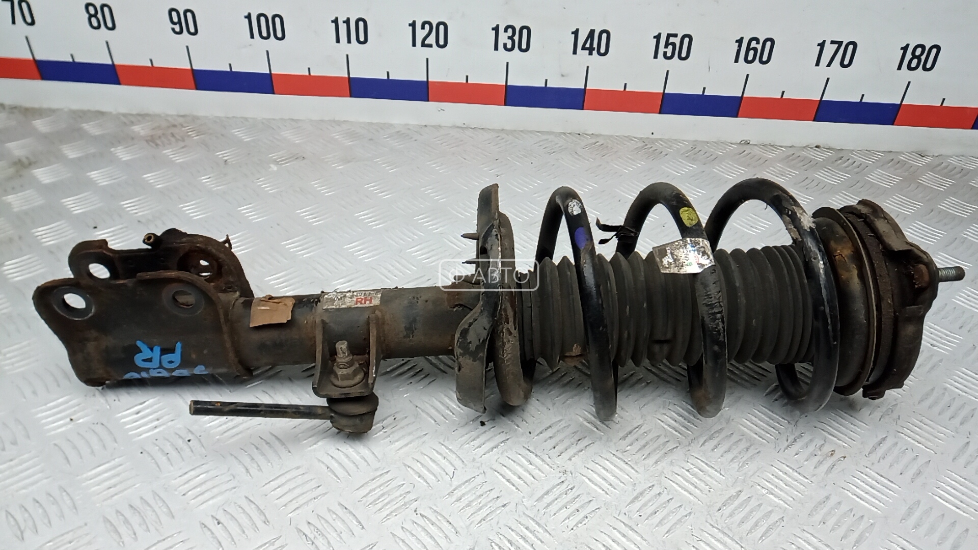 Стойка передняя правая