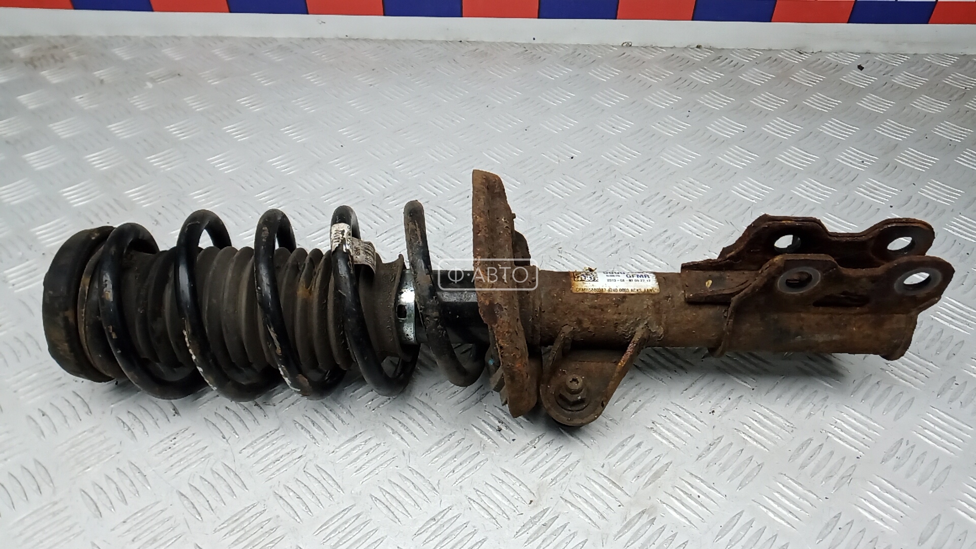 Стойка передняя правая