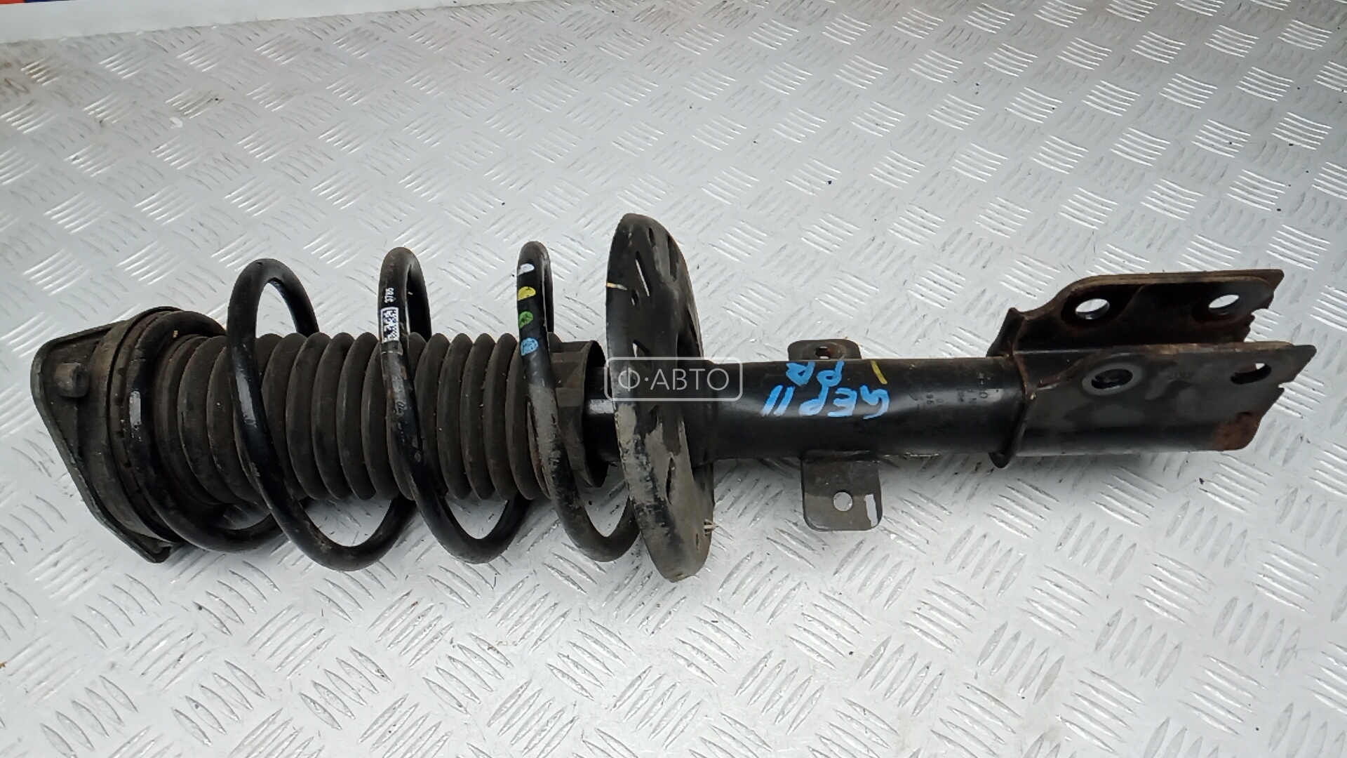 Стойка передняя правая