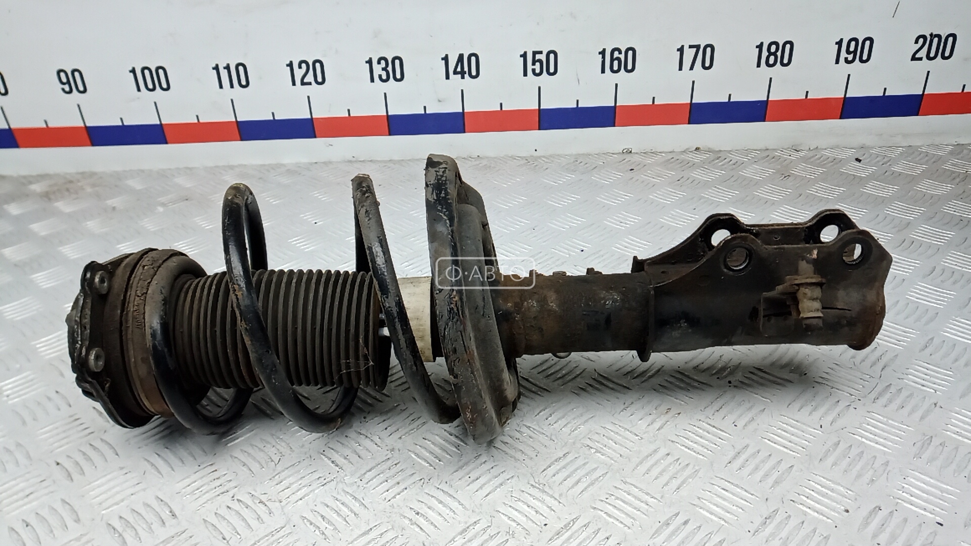 Стойка передняя левая