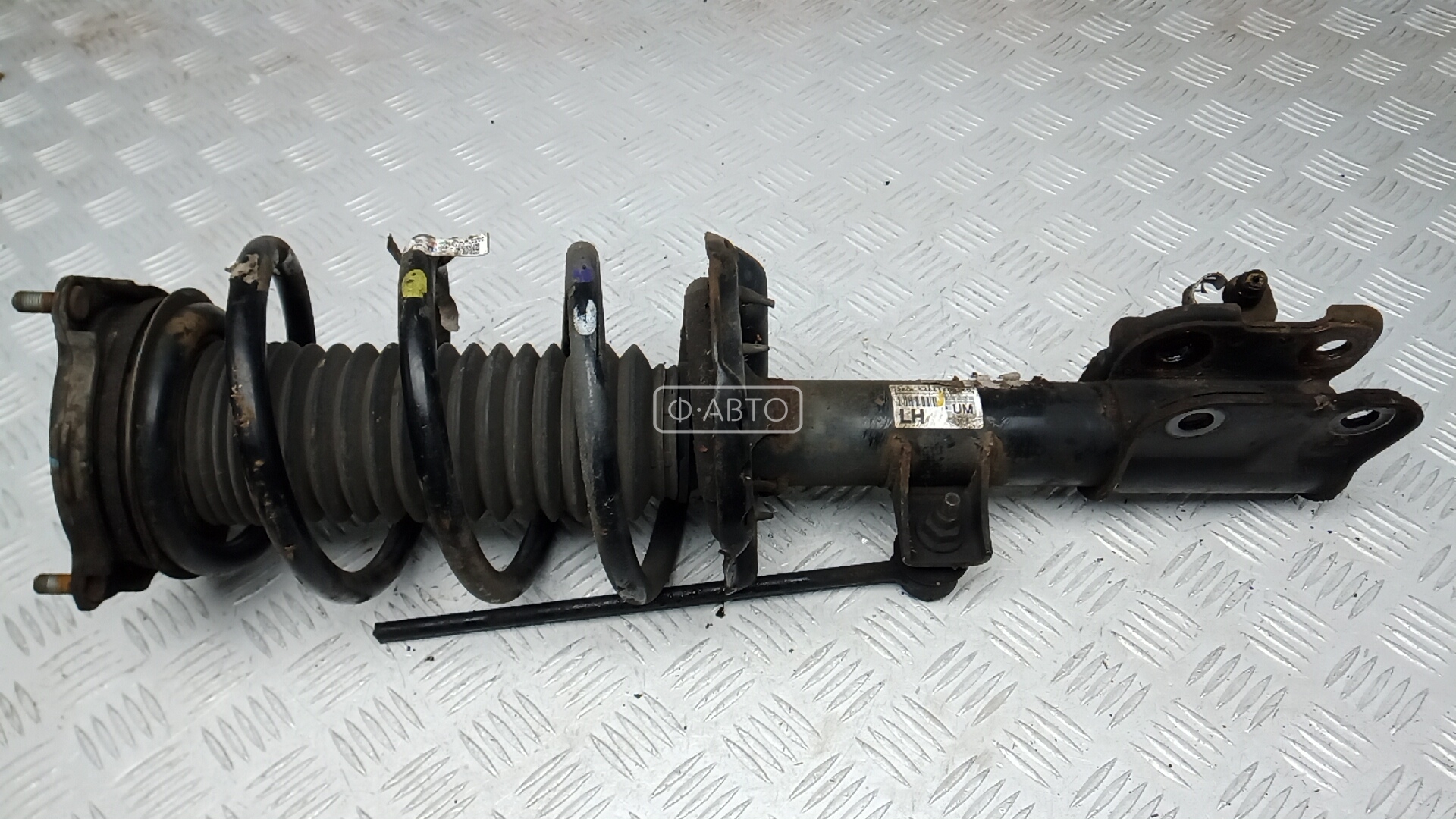 Стойка передняя левая