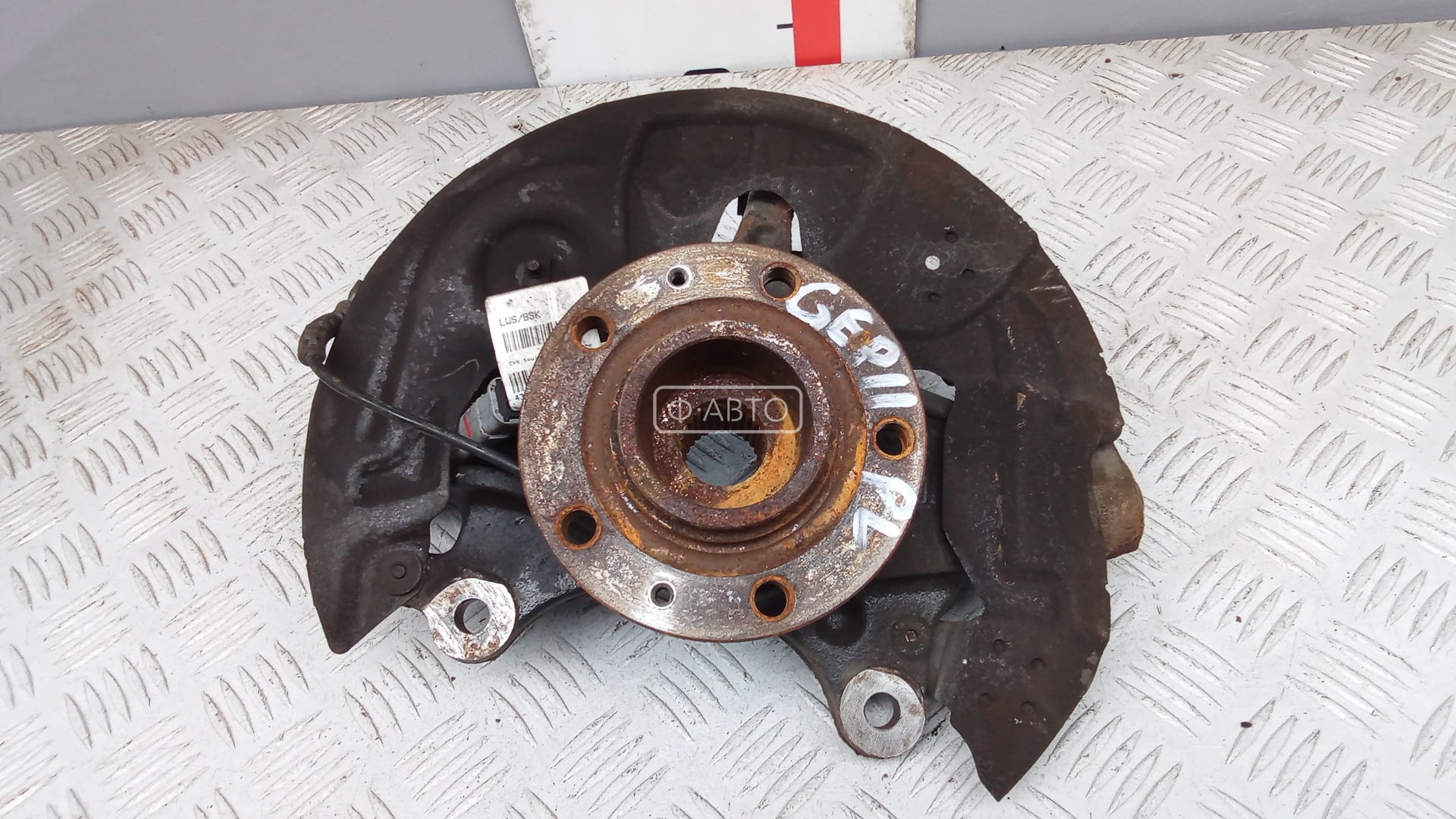 Ступица передняя левая