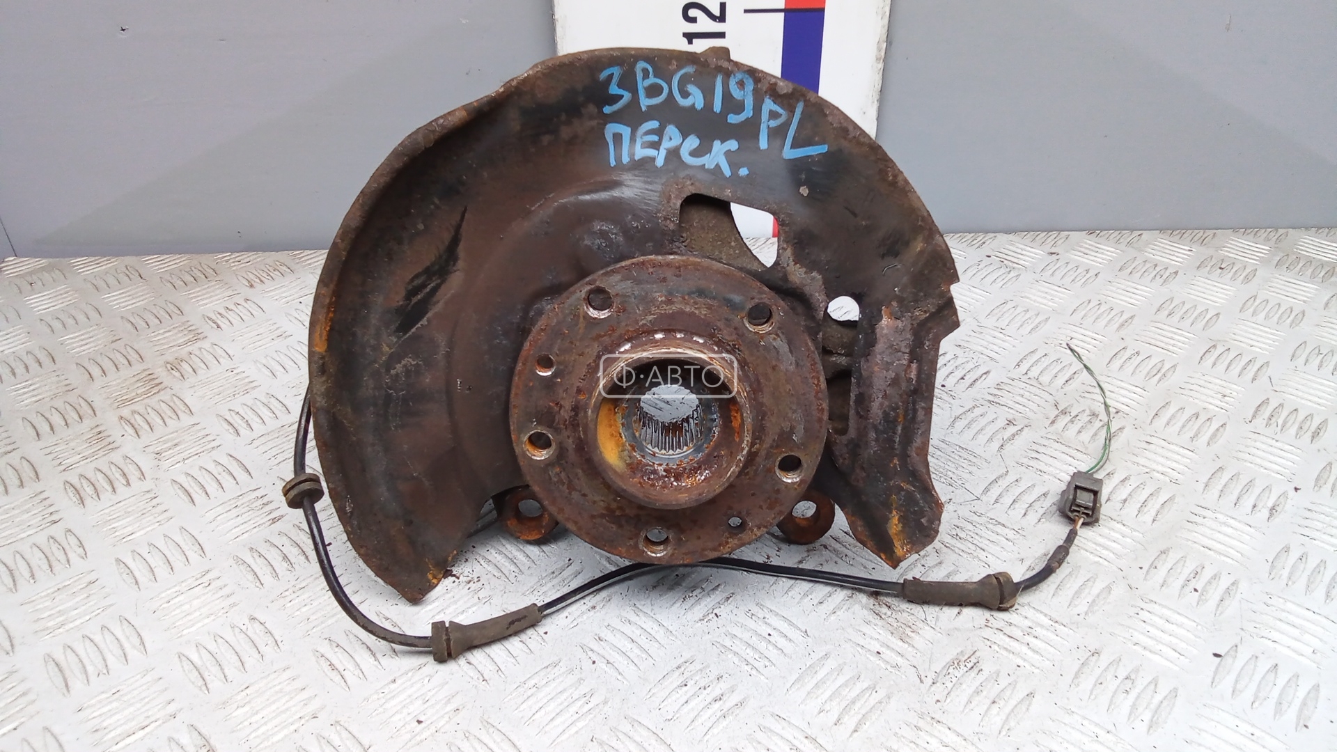 Ступица передняя левая