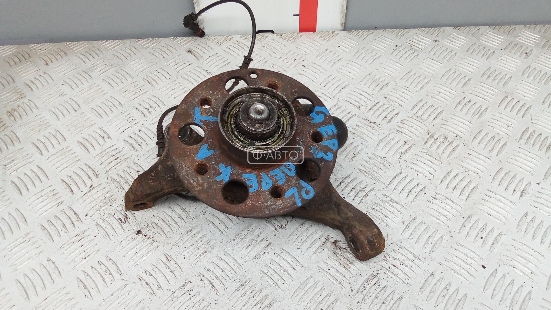 Ступица передняя левая