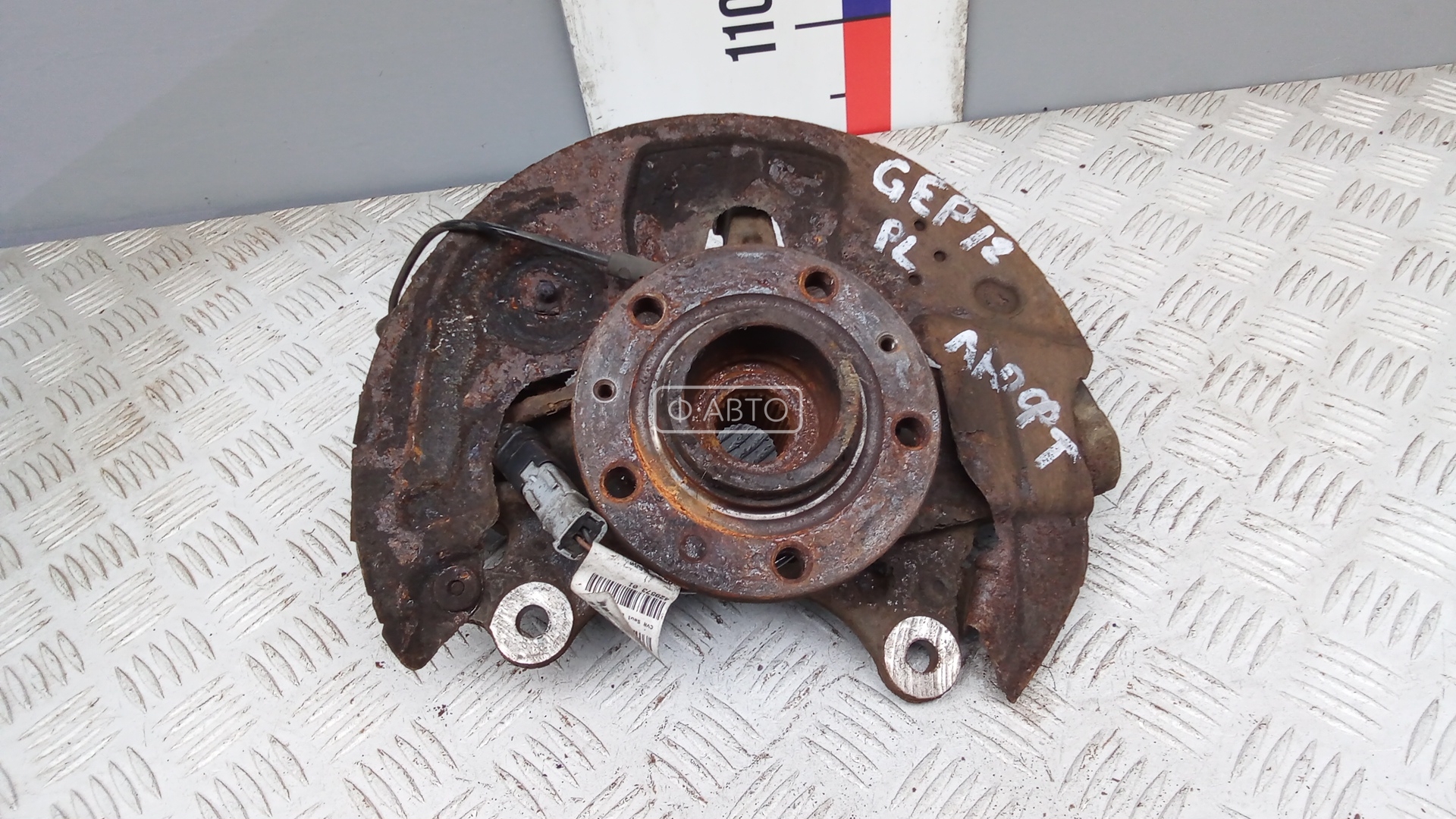 Ступица передняя левая