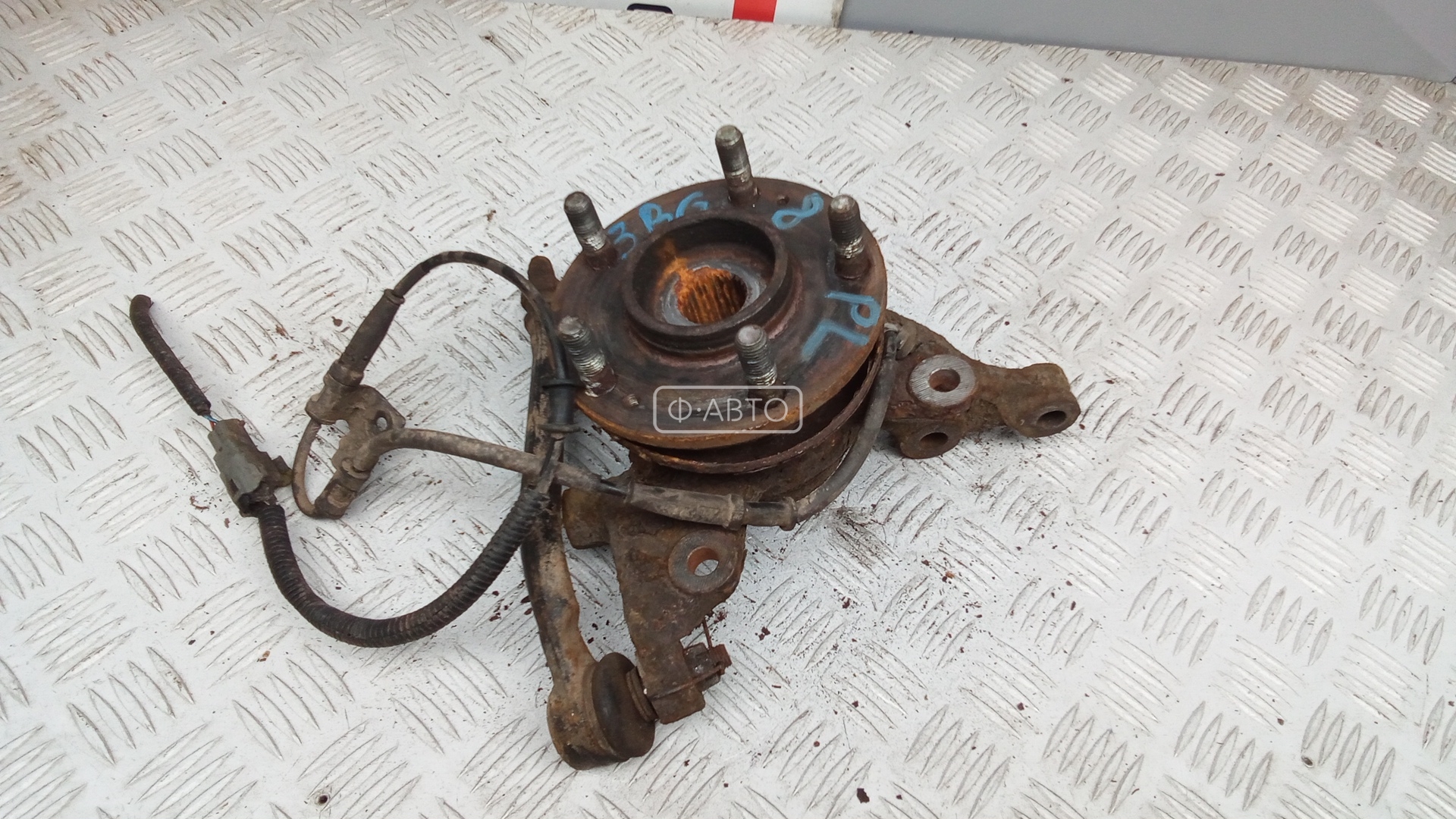 Ступица передняя левая