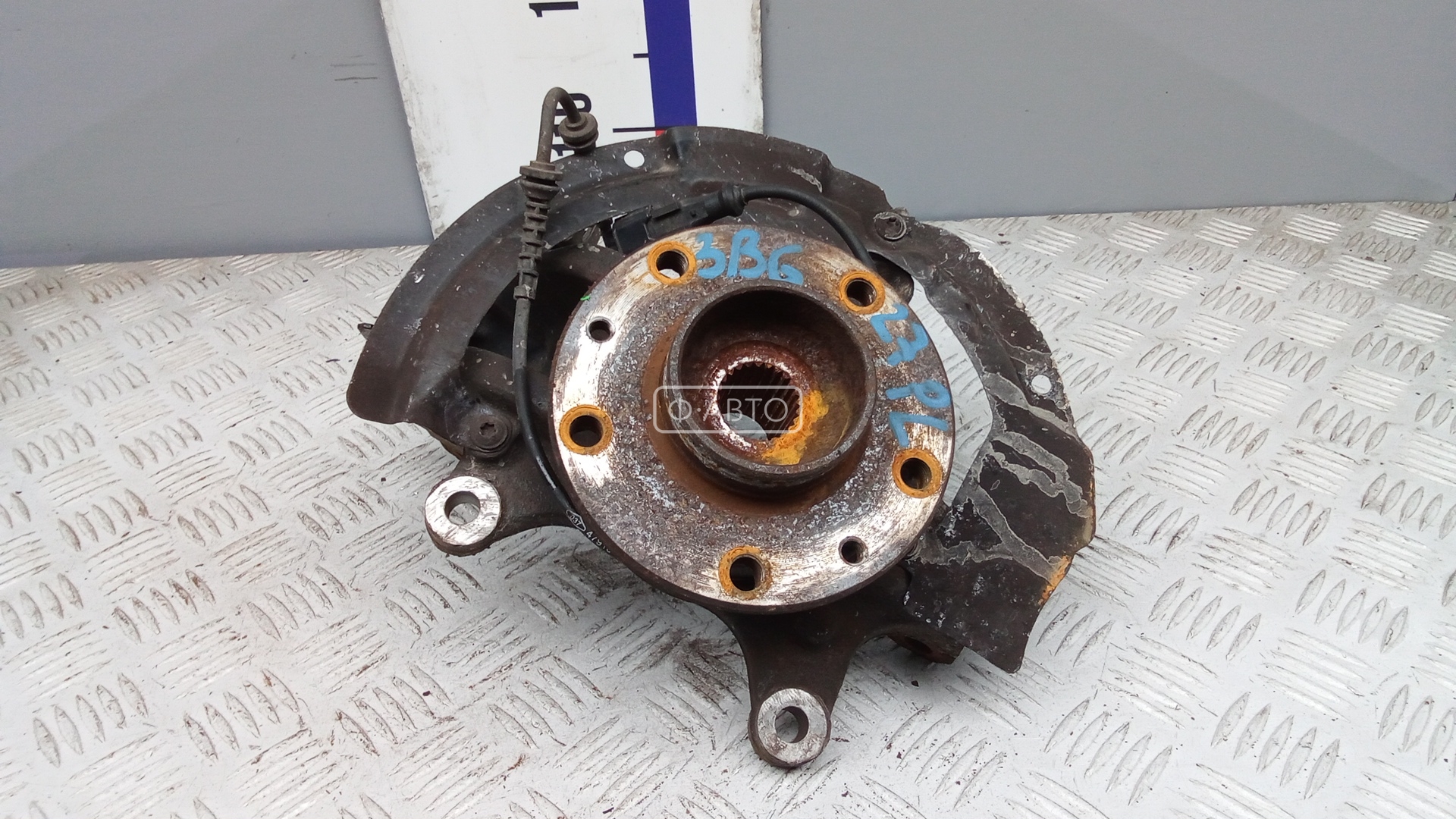 Ступица передняя левая