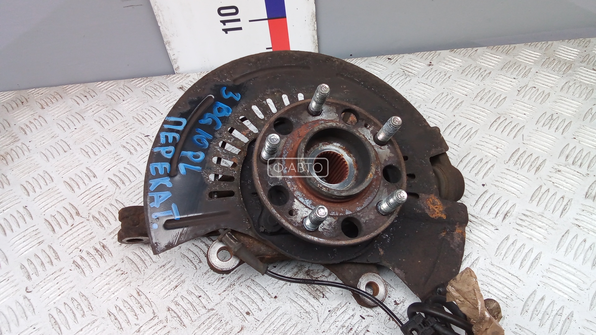 Ступица передняя левая