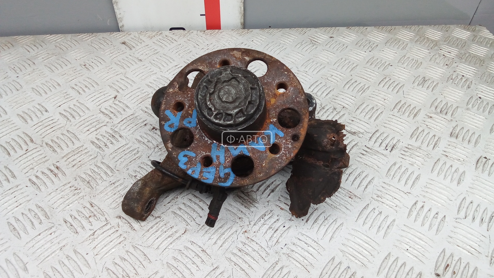 Ступица передняя правая