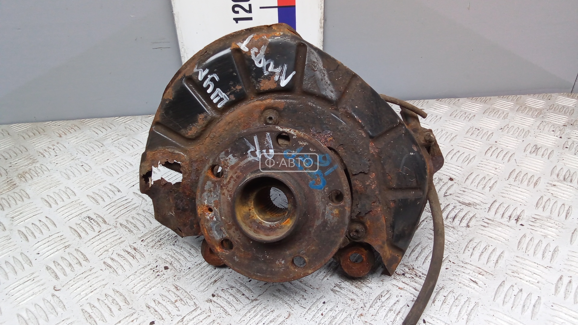 Ступица передняя правая