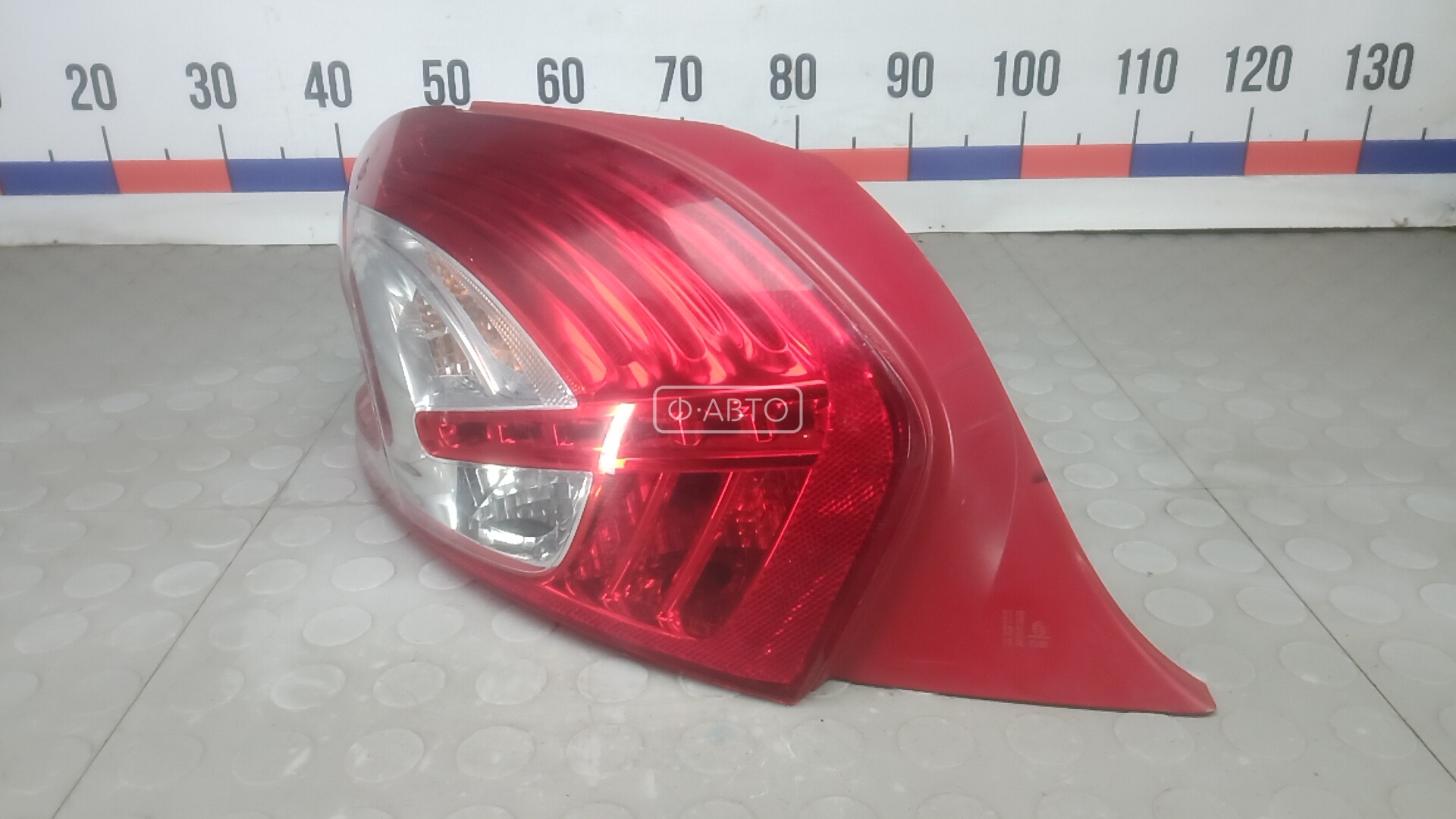 Фонарь задний левый