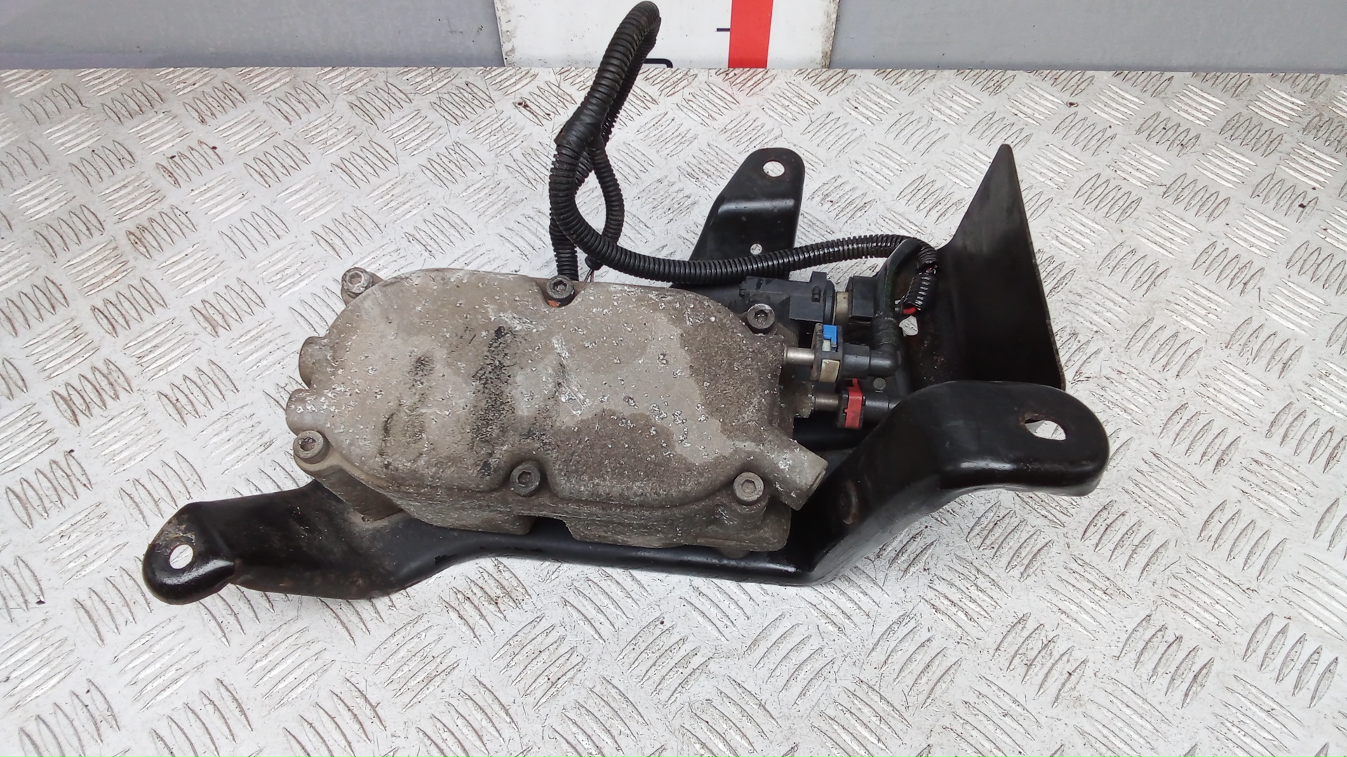 Корпус топливного фильтра JEEP GRAND CHEROKEE WK2