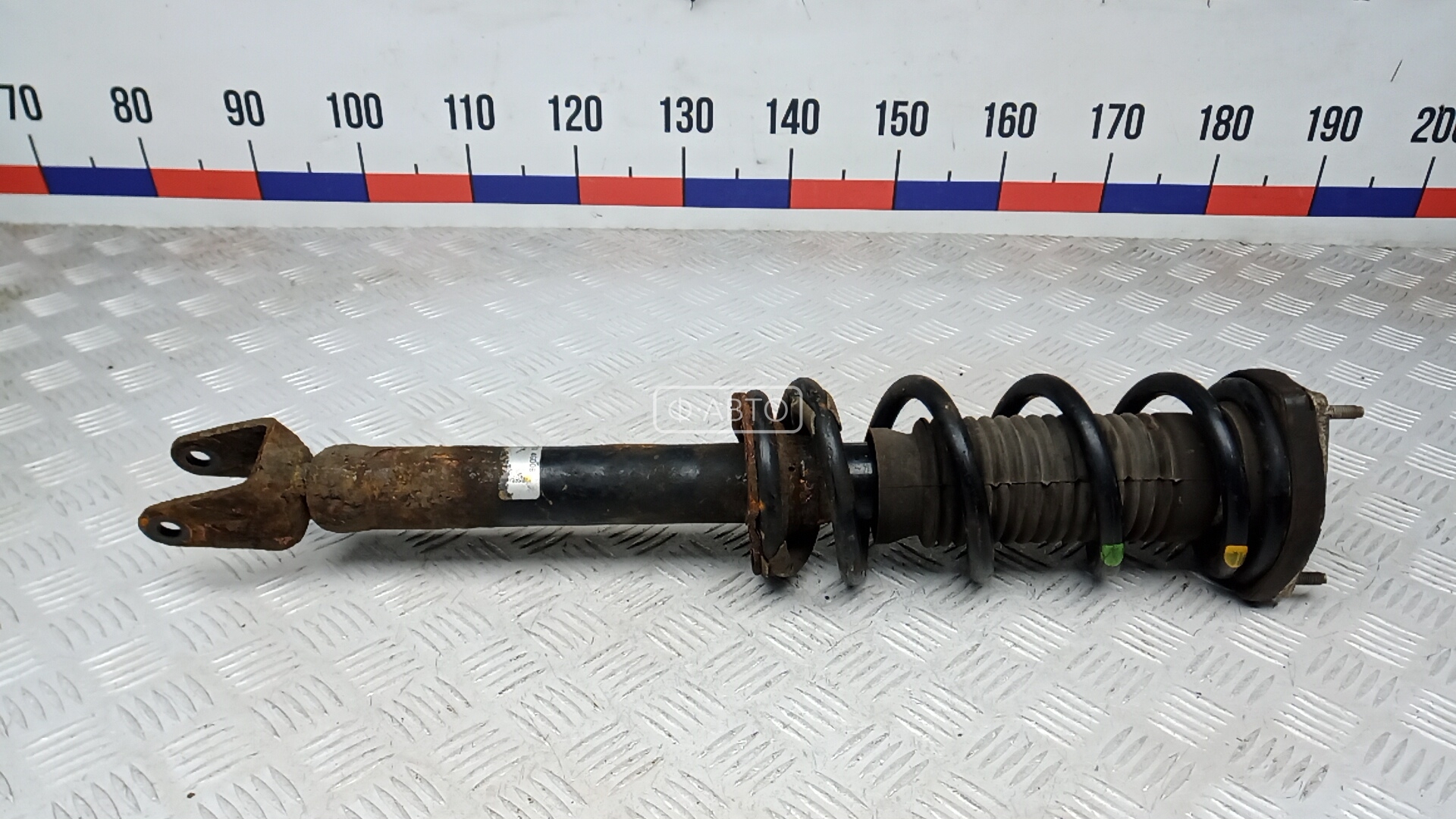 Стойка передняя правая