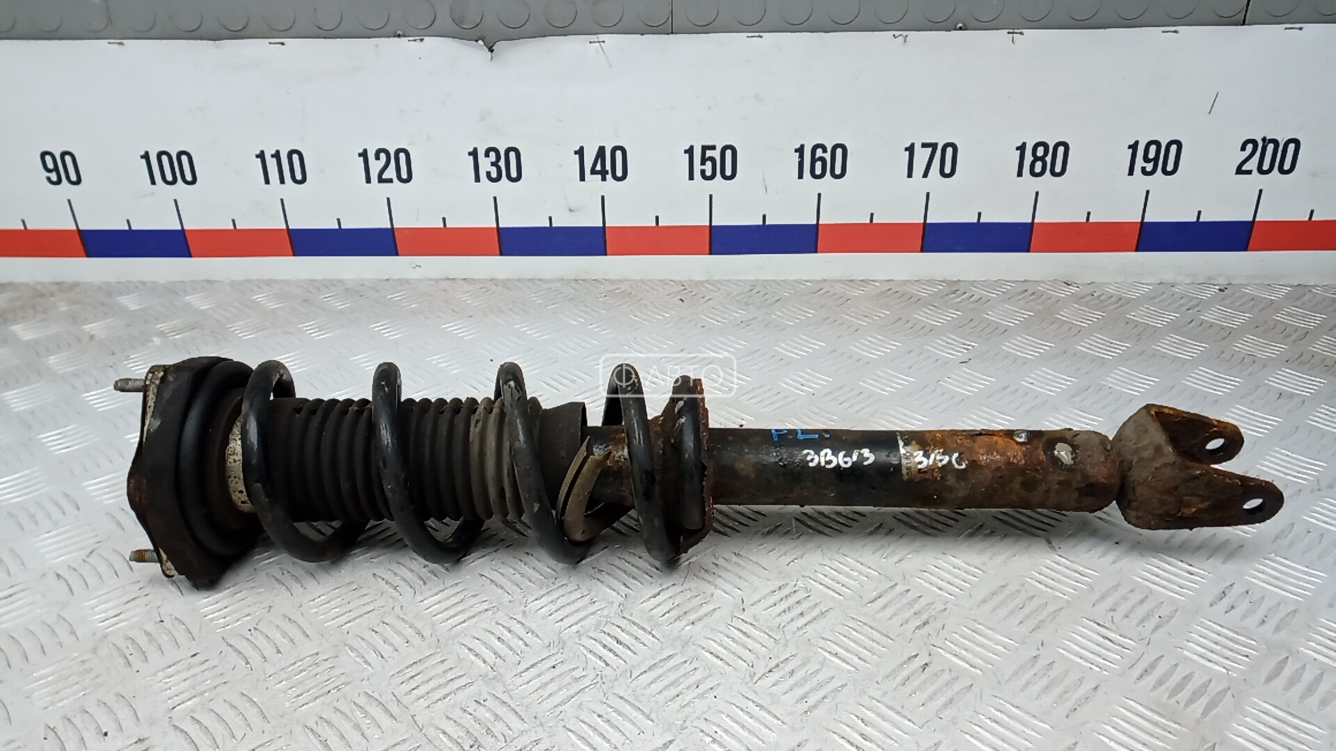 Стойка передняя левая