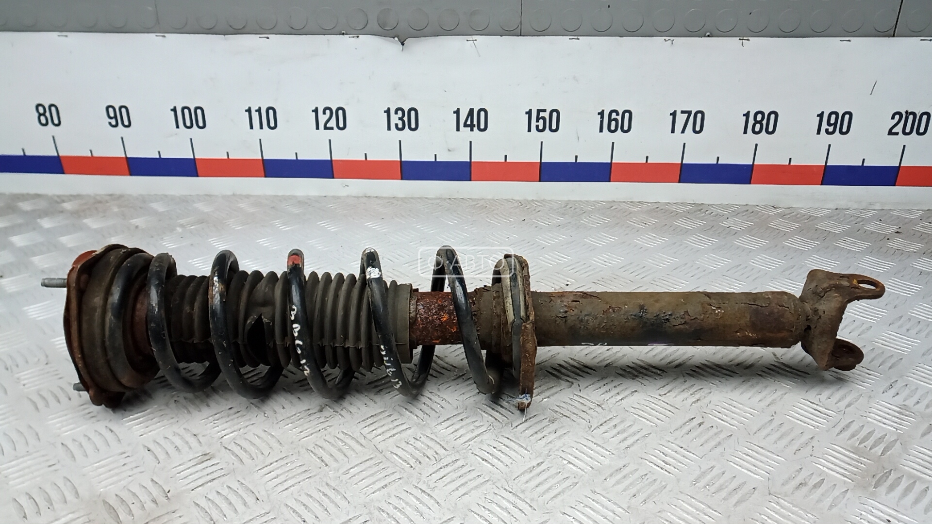 Стойка задняя правая