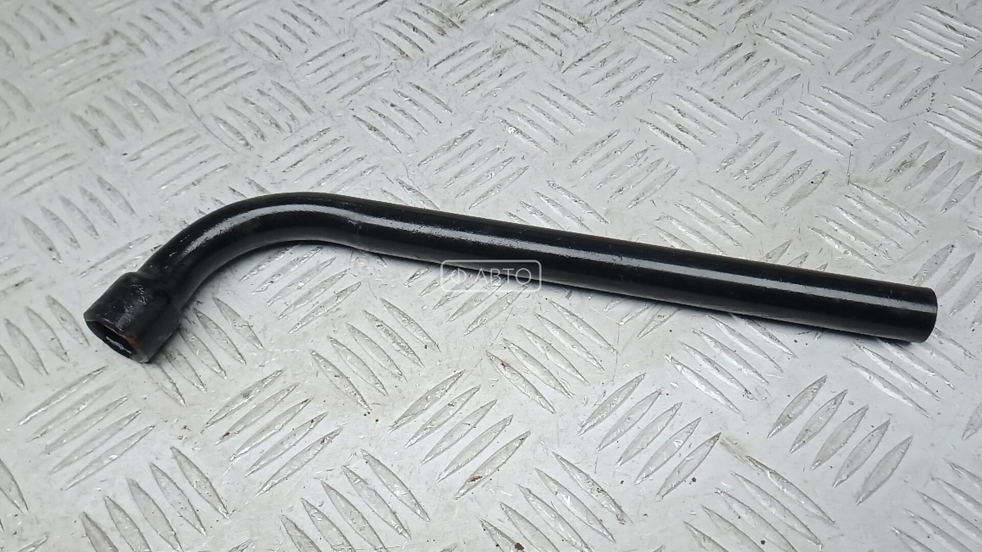 Ключ колесный