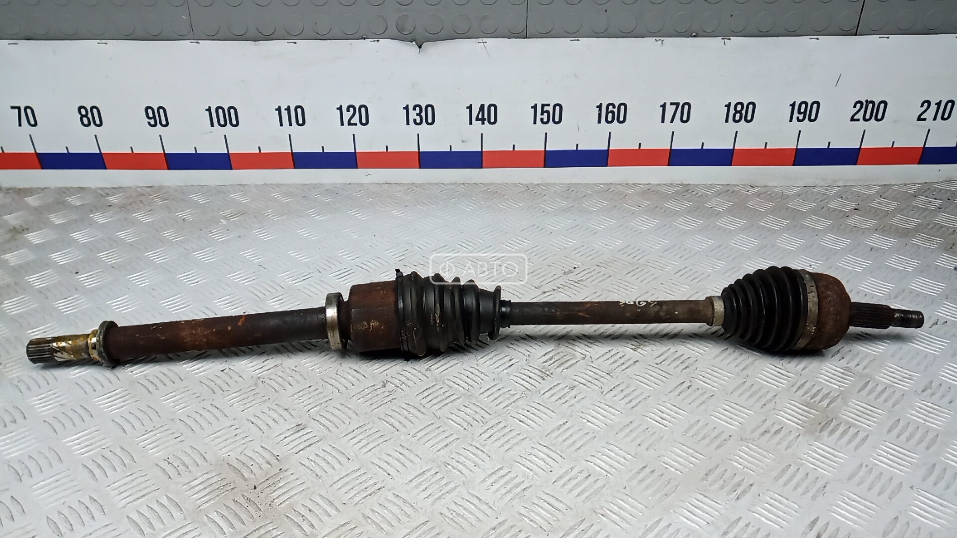 Привод передний правый