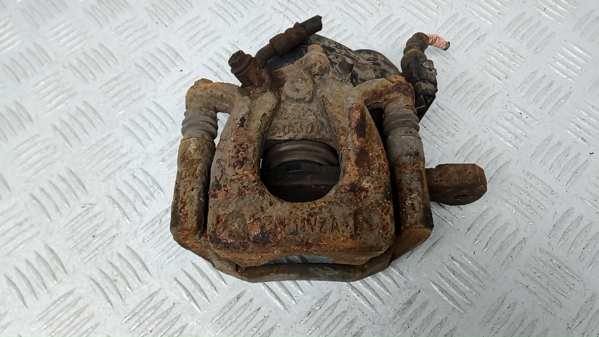 Суппорт тормозной задний правый NISSAN X-TRAIL T32