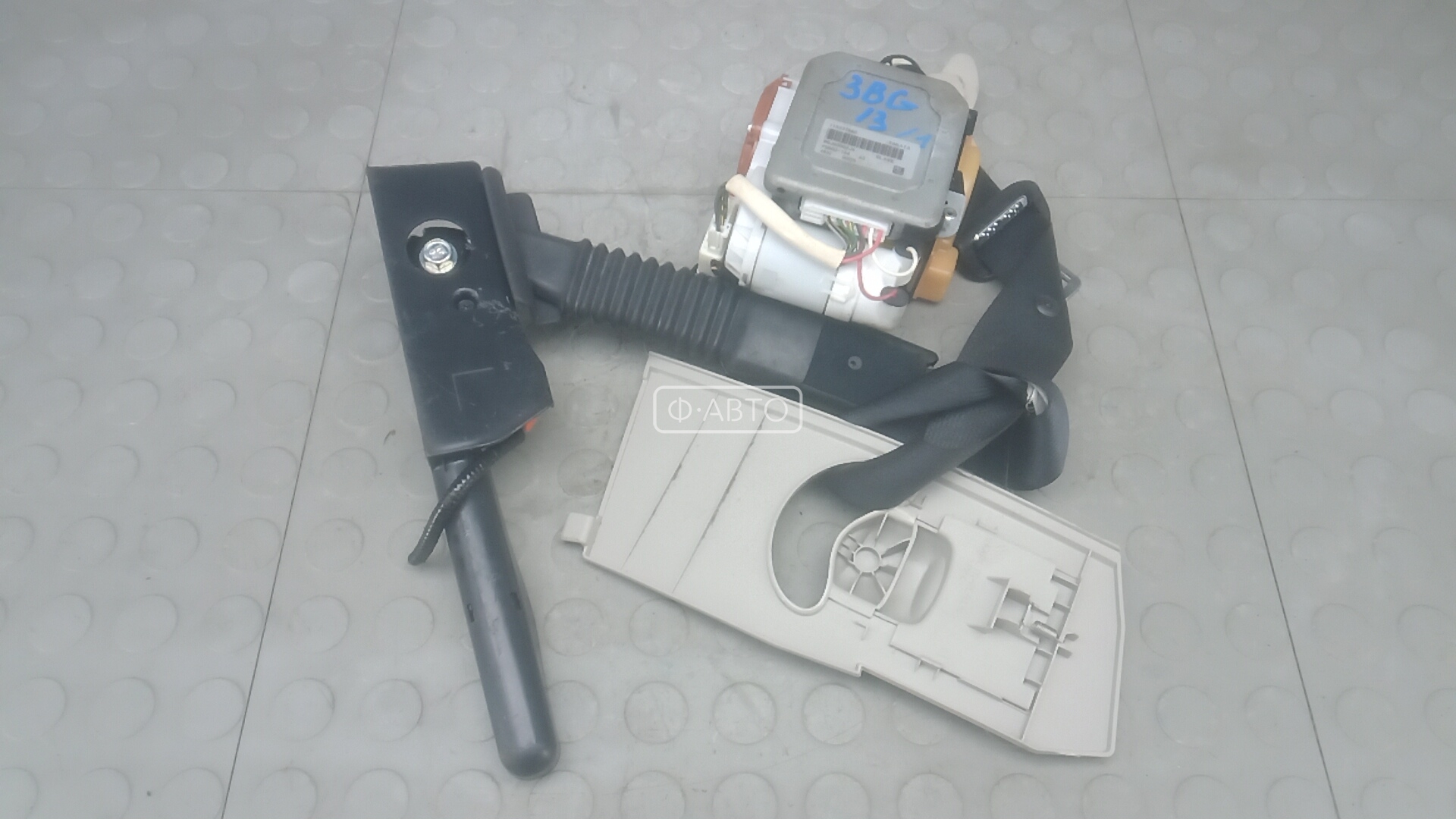 Ремень безопасности с пиропатроном сиденья переднего