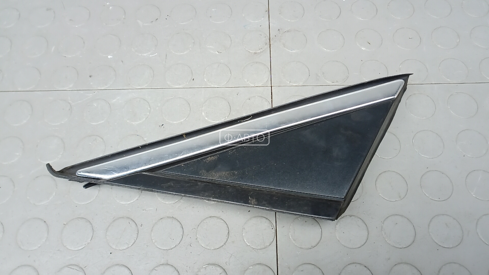 Молдинг двери задней левой