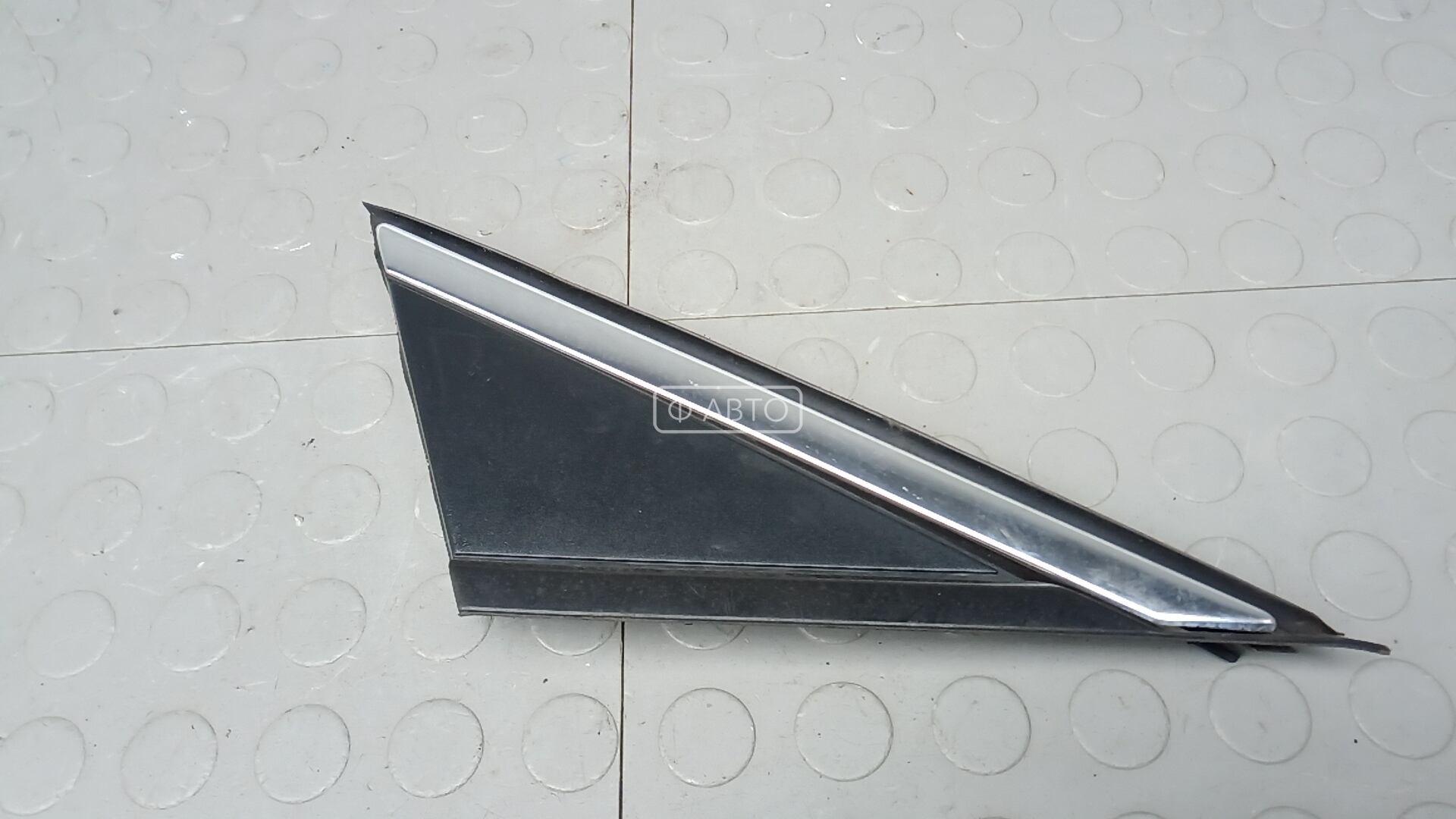 Молдинг двери задней правой