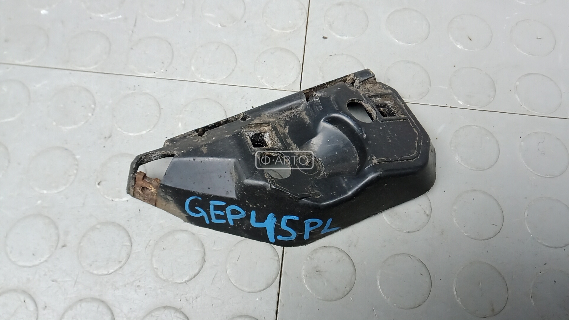 кронштейн крепления крыла