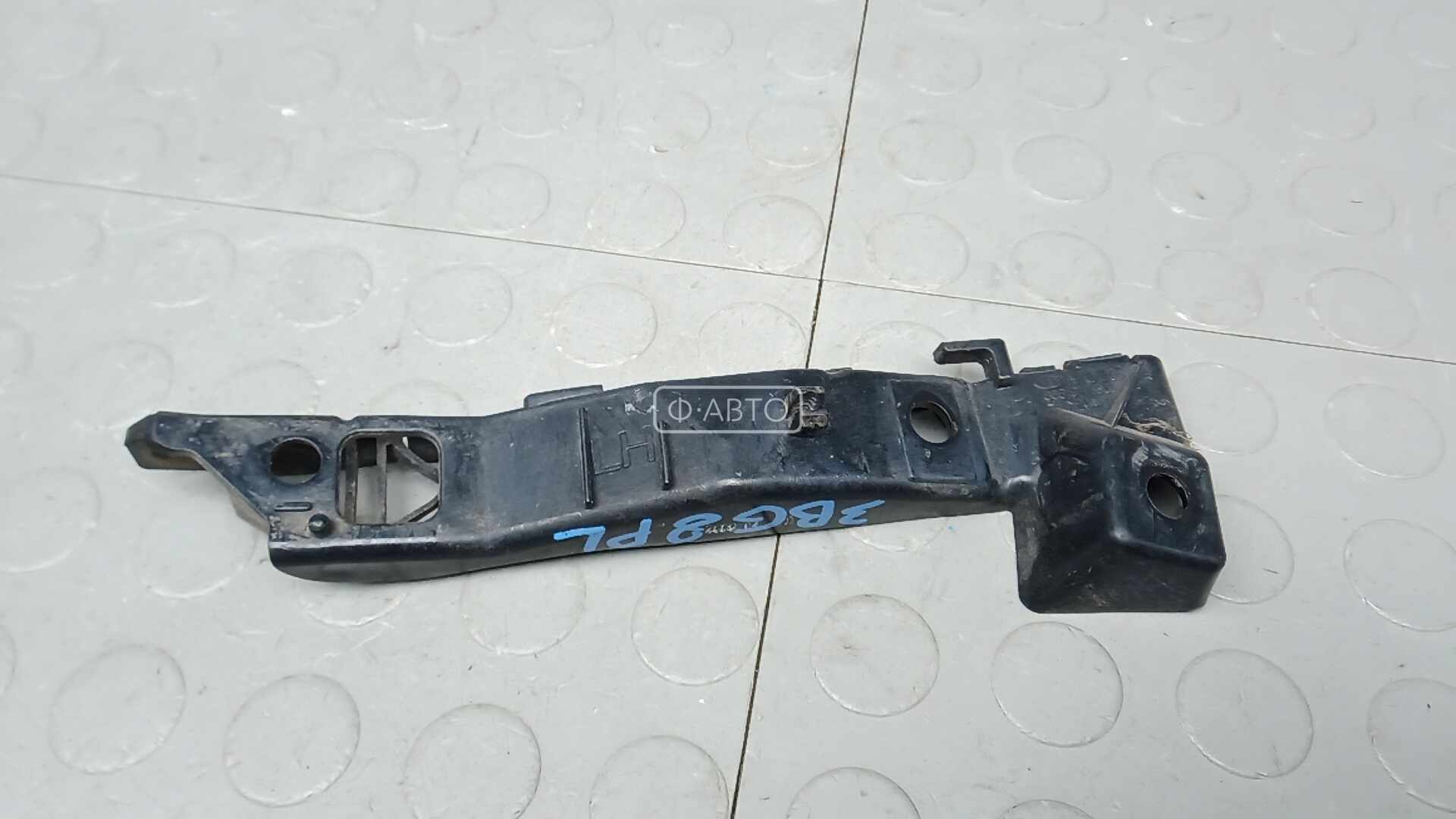 кронштейн крепления крыла