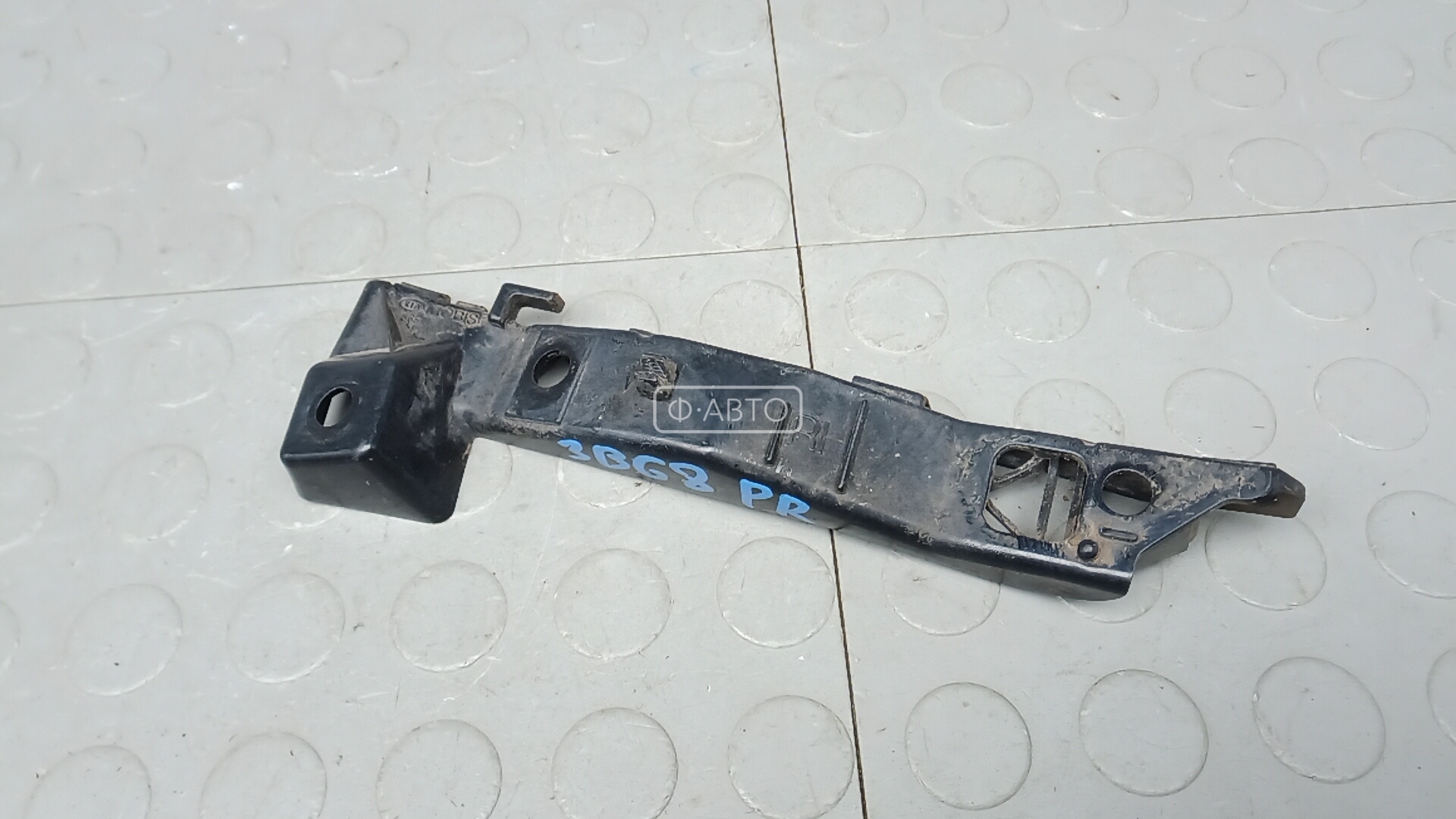 кронштейн крепления крыла