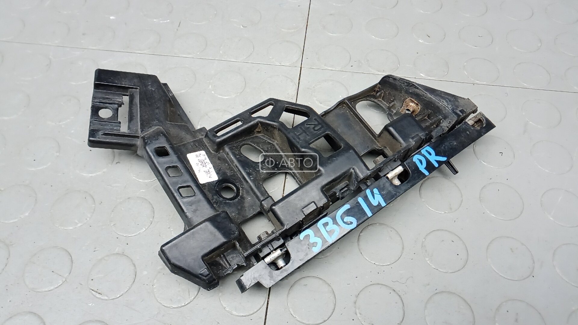 кронштейн крепления крыла