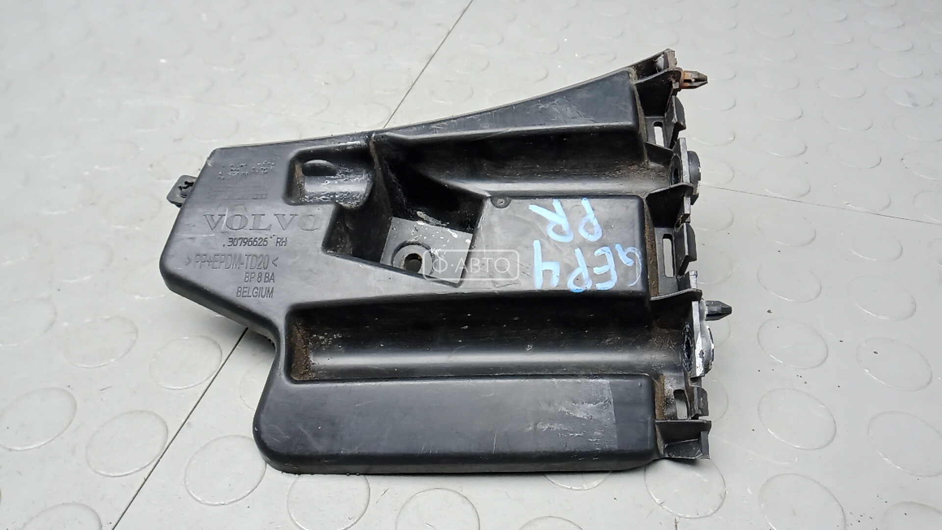 кронштейн крепления крыла