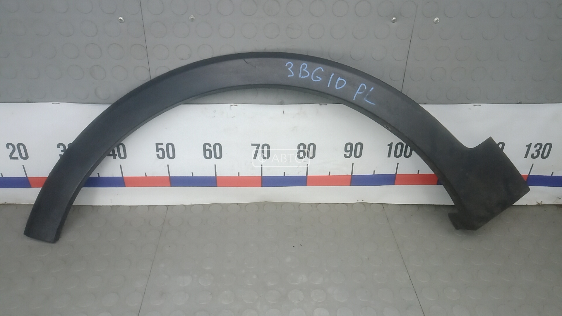 Молдинг крыла переднего левого