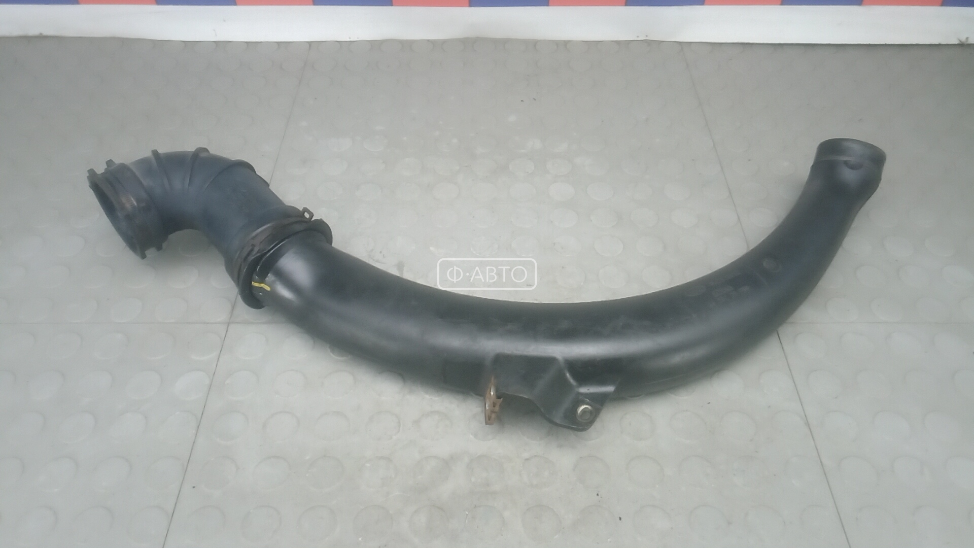 Патрубок воздушного фильтра