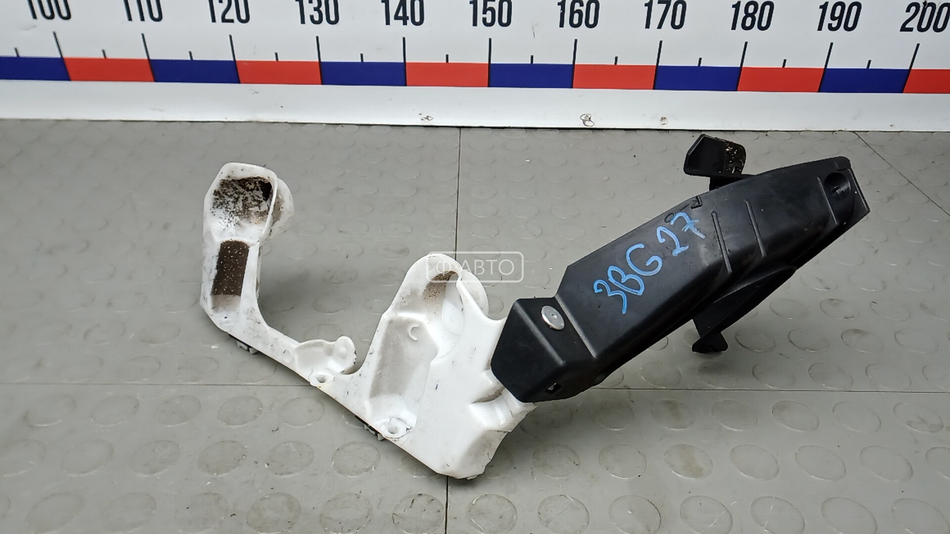 Крепление бампера заднее