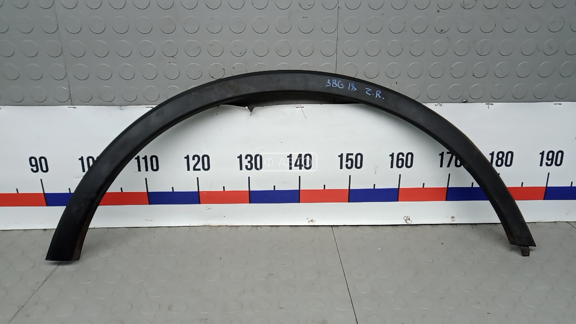 Молдинг крыла заднего правого