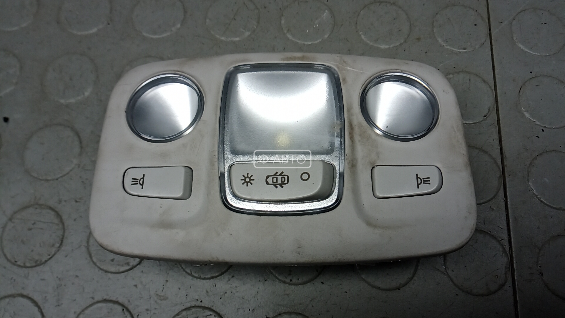 Фонарь освещения салона