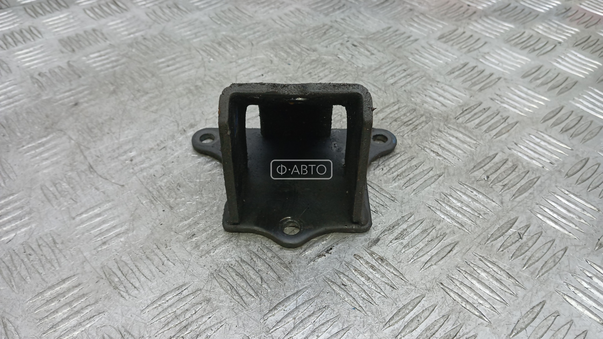 Кронштейн двигателя дизельный