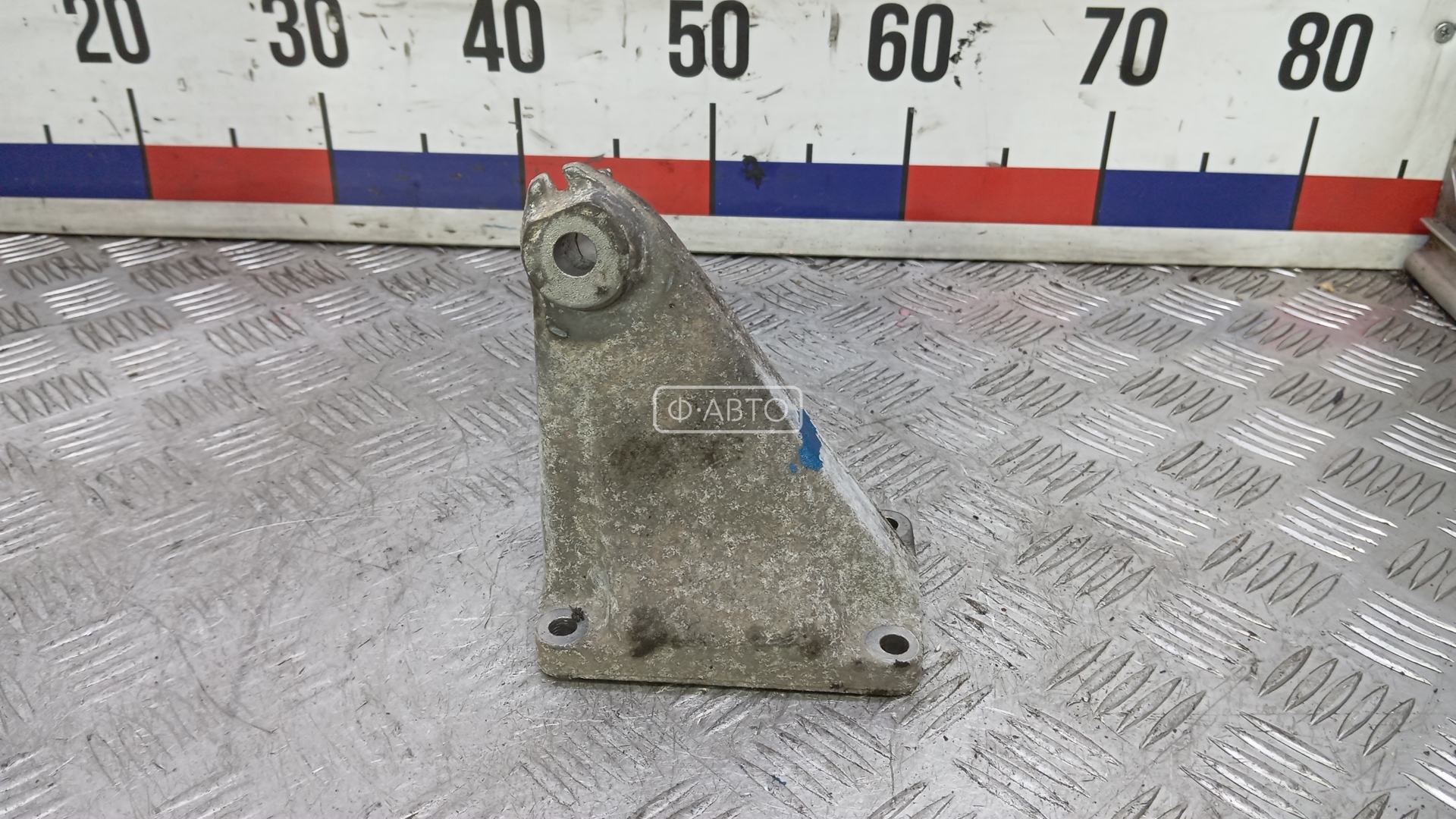 Кронштейн двигателя бензиновый