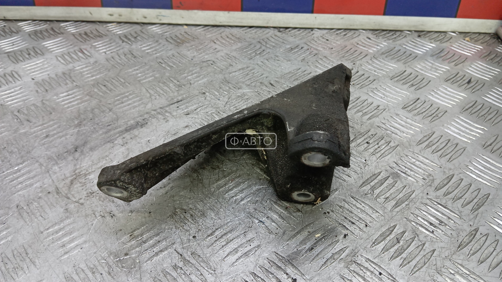 Кронштейн двигателя дизельный