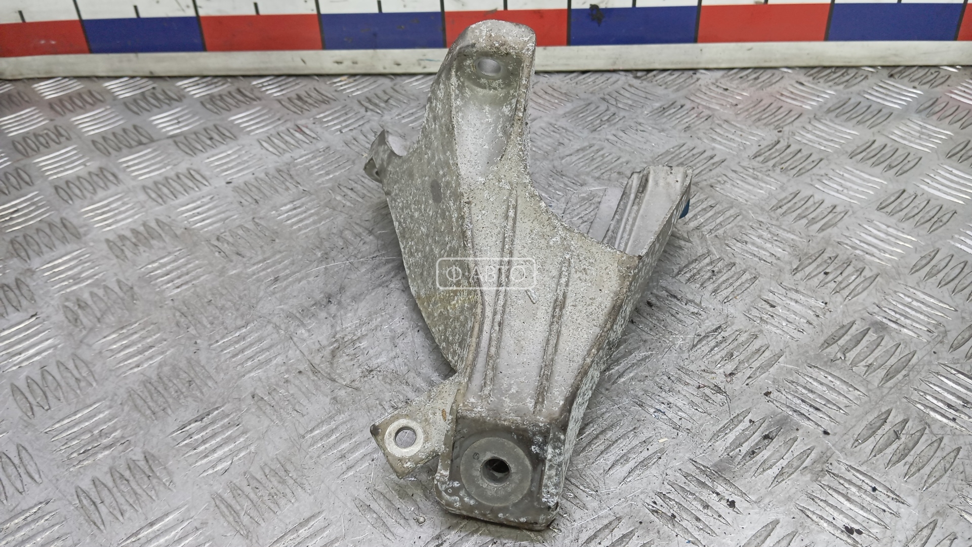 Кронштейн двигателя дизельный