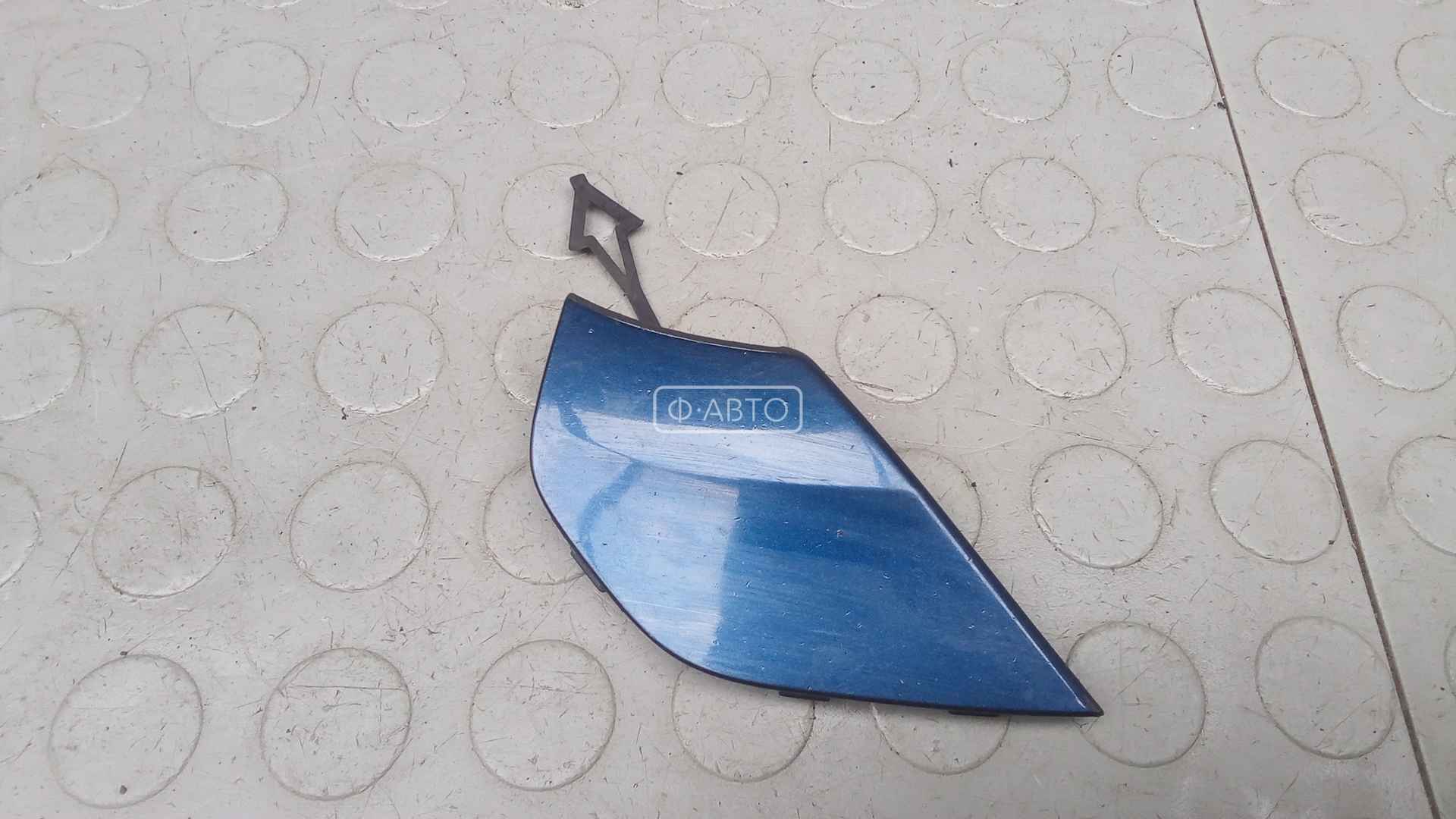 Заглушка бампера передняя (лючок)