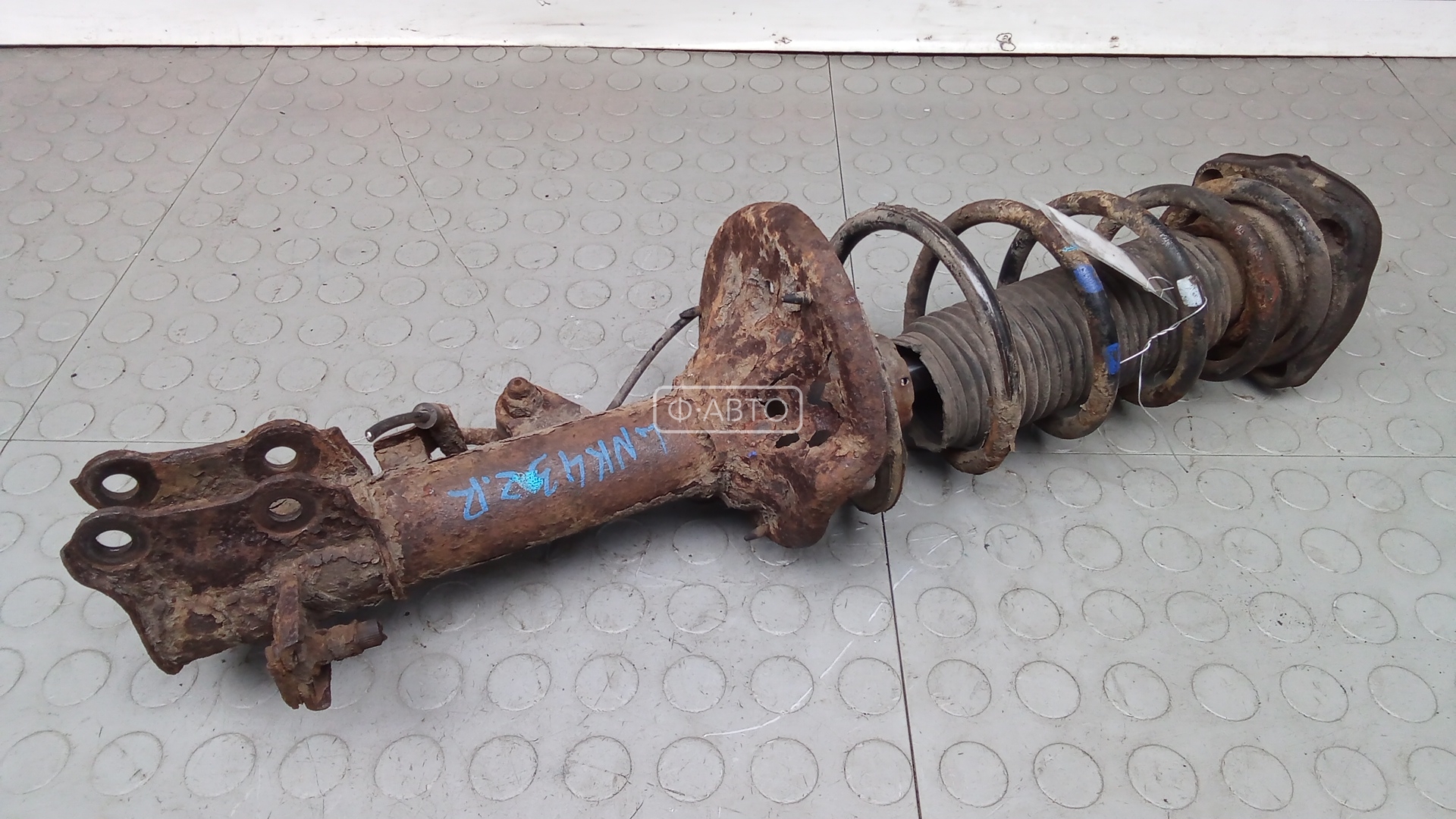 Стойка задняя правая