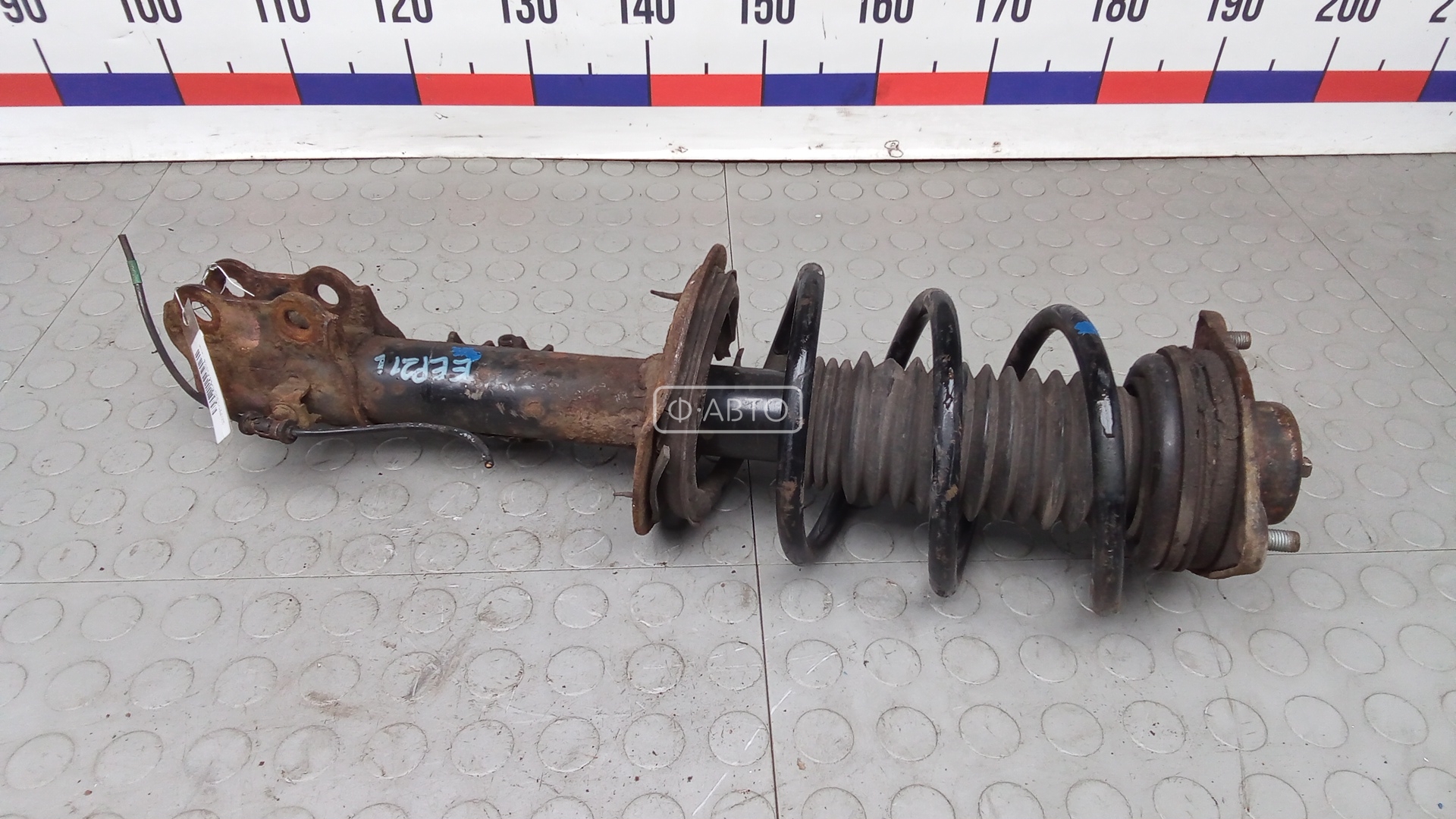 Стойка передняя левая