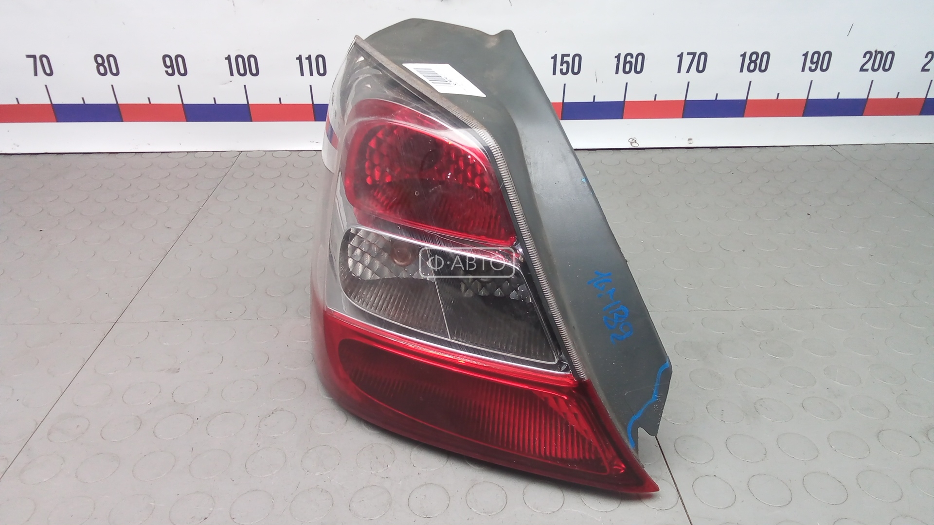 Фонарь задний левый