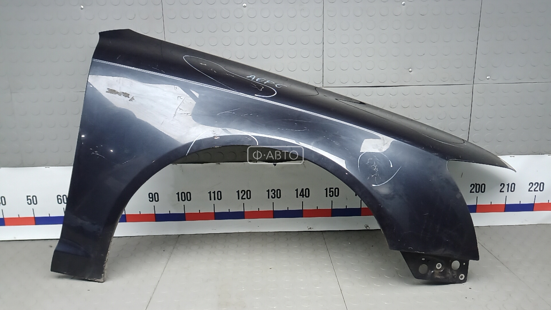 Крыло переднее правое