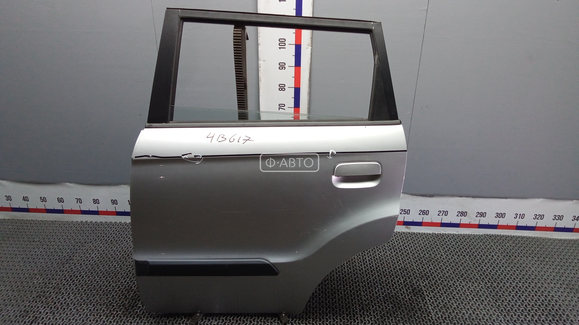 Дверь задняя левая