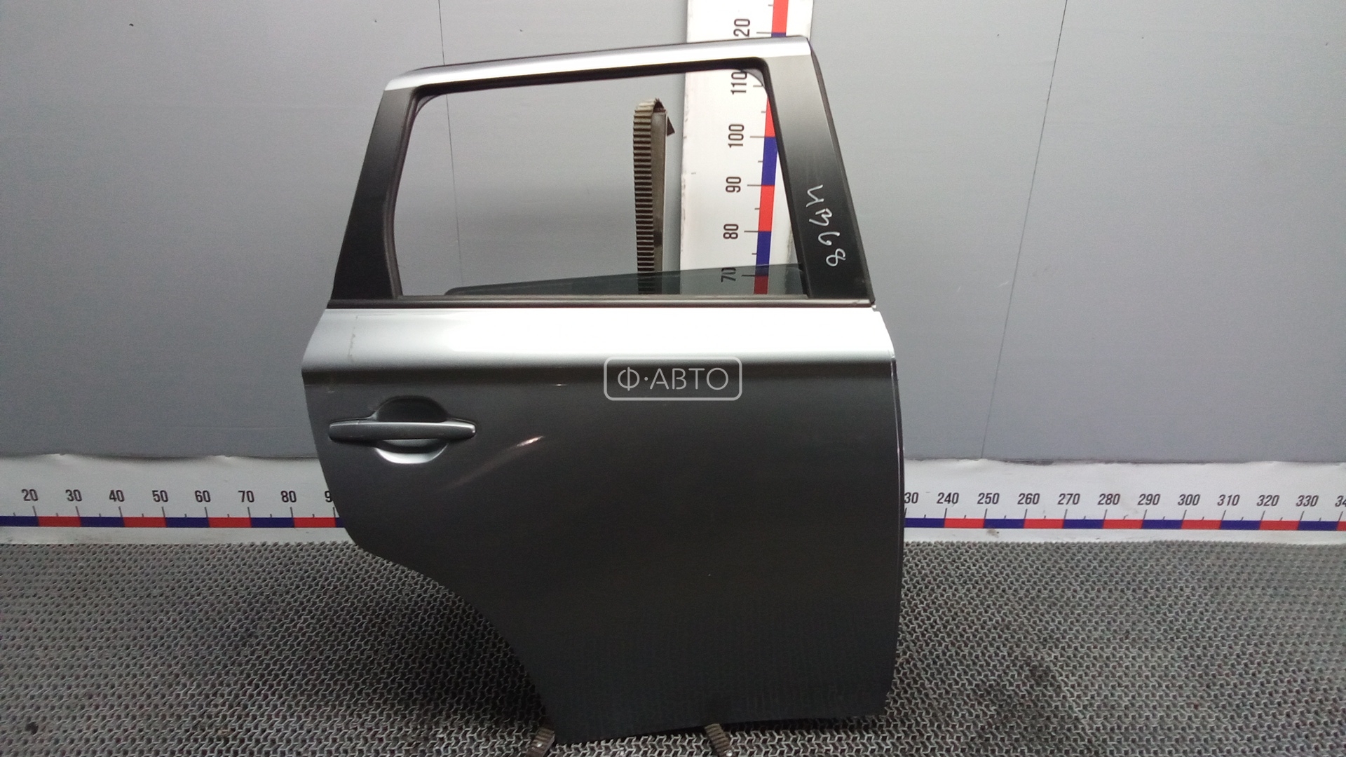 Дверь задняя правая