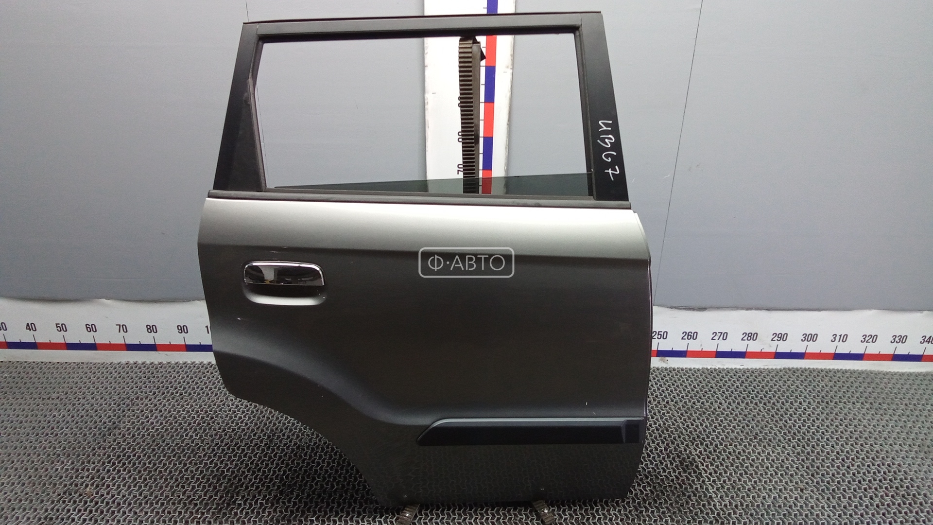 Дверь задняя правая